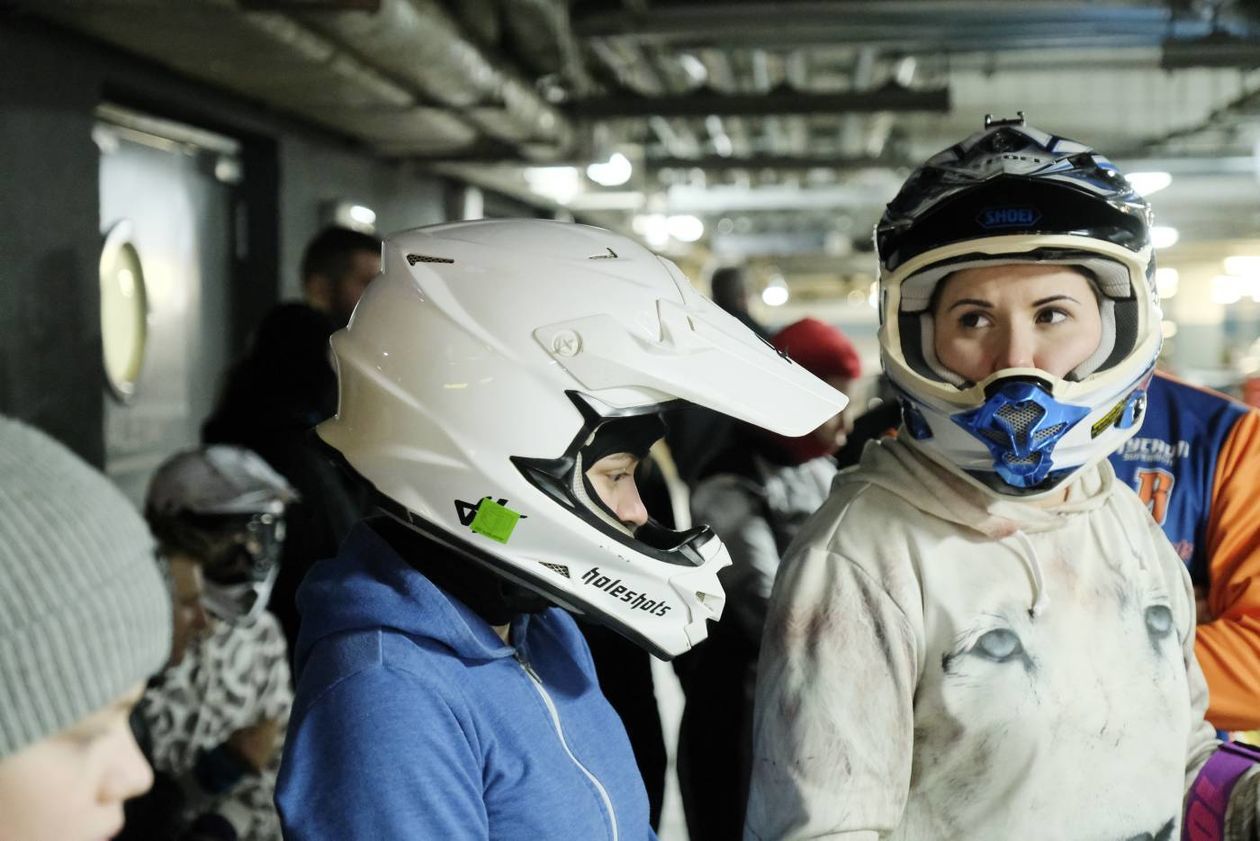 W Dniu Kobiet kryty tor kartingowy Cartmax zorganizował wyścigi dla pań Ladies Racing  (zdjęcie 1) - Autor: Maciej Kaczanowski