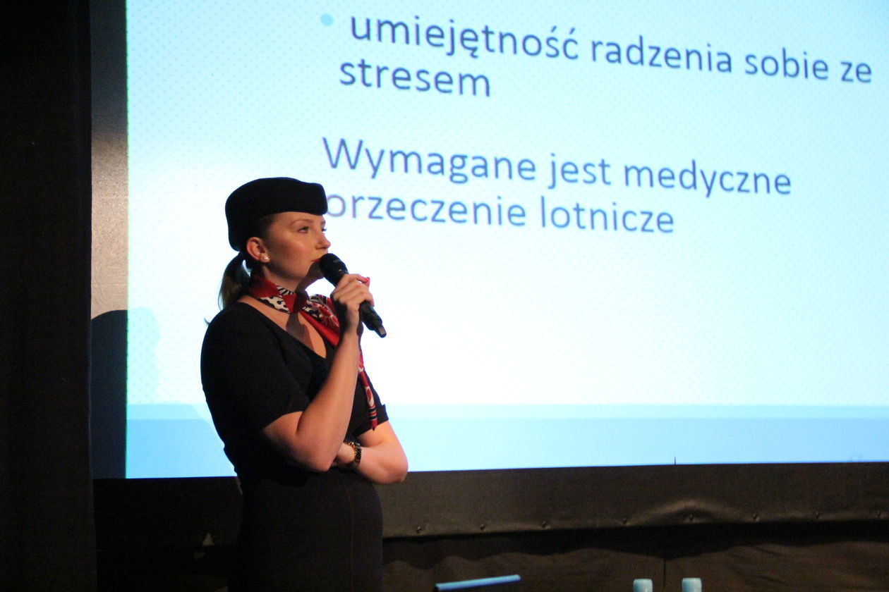  <p>Stewardessa Anna Barańska opowiedziała o trudach wykonywania zawodu i fascynujących&nbsp;podr&oacute;żach&nbsp;</p>