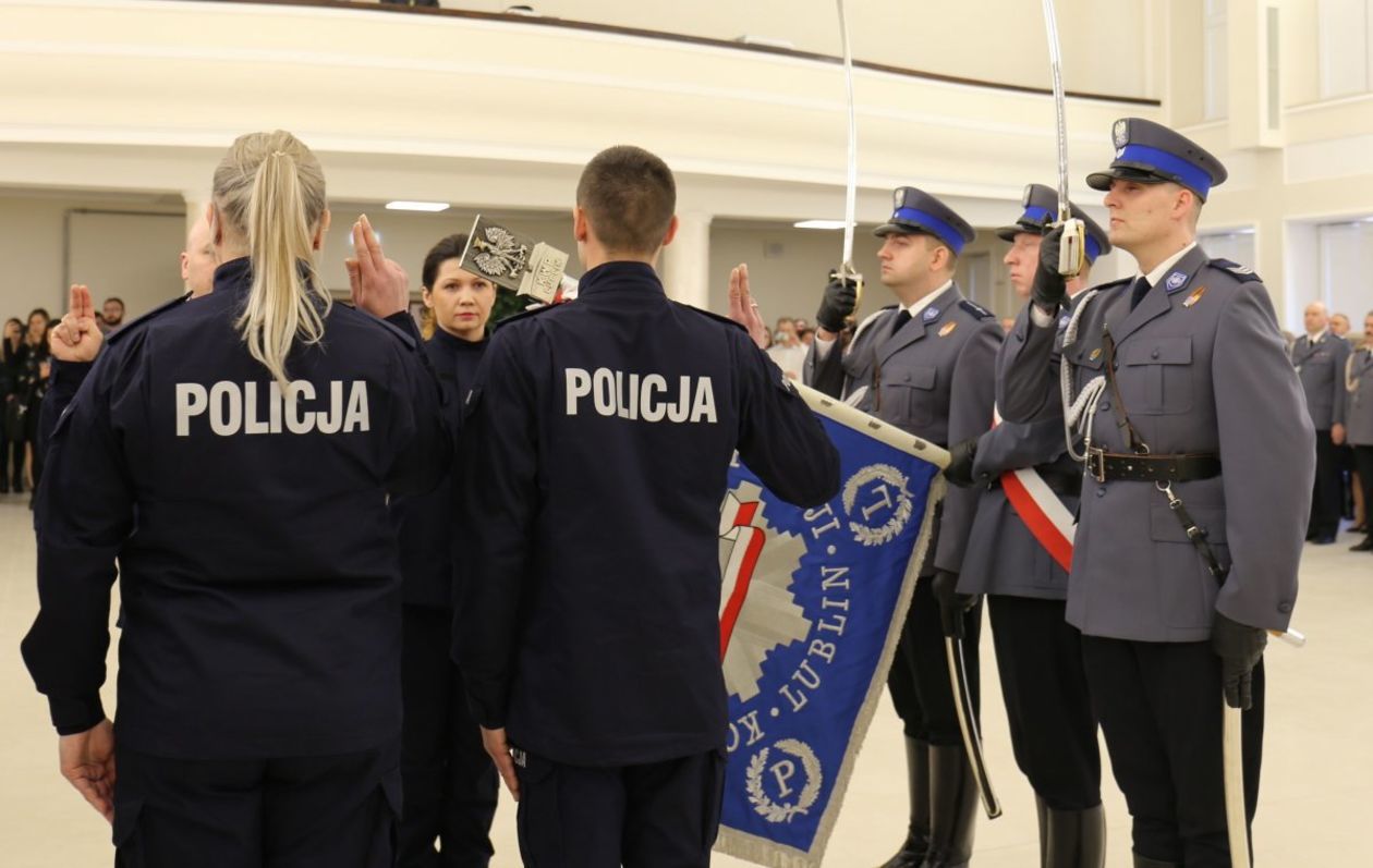  Nowi policjanci w lubelskim garnizonie (zdjęcie 1) - Autor: Policja