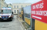 Pacjenci zakażeni koronawirusem z Bełżyc są już w SPSK 1 w Lublinie (zdjęcie 2)