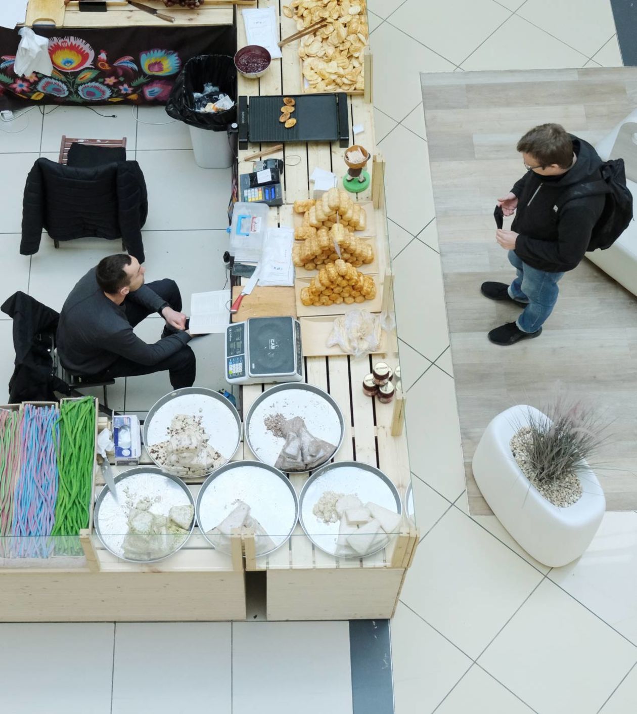 Zagrożenie koronawirusem: opustoszałe lubelskie galerie handlowe VIVO! i Plaza (zdjęcie 1) - Autor: Maciej Kaczanowski