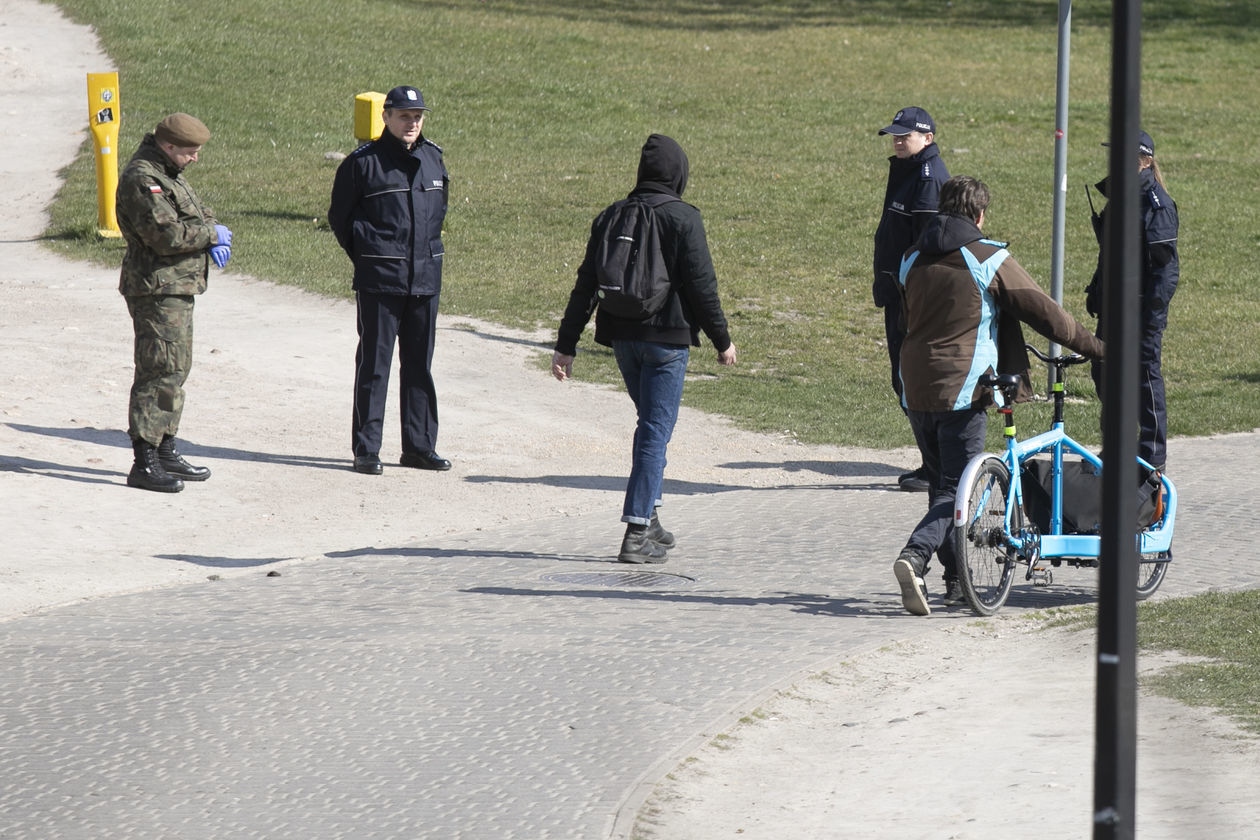  Patrole policji w Lublinie (zdjęcie 1) - Autor: Jacek Szydłowski