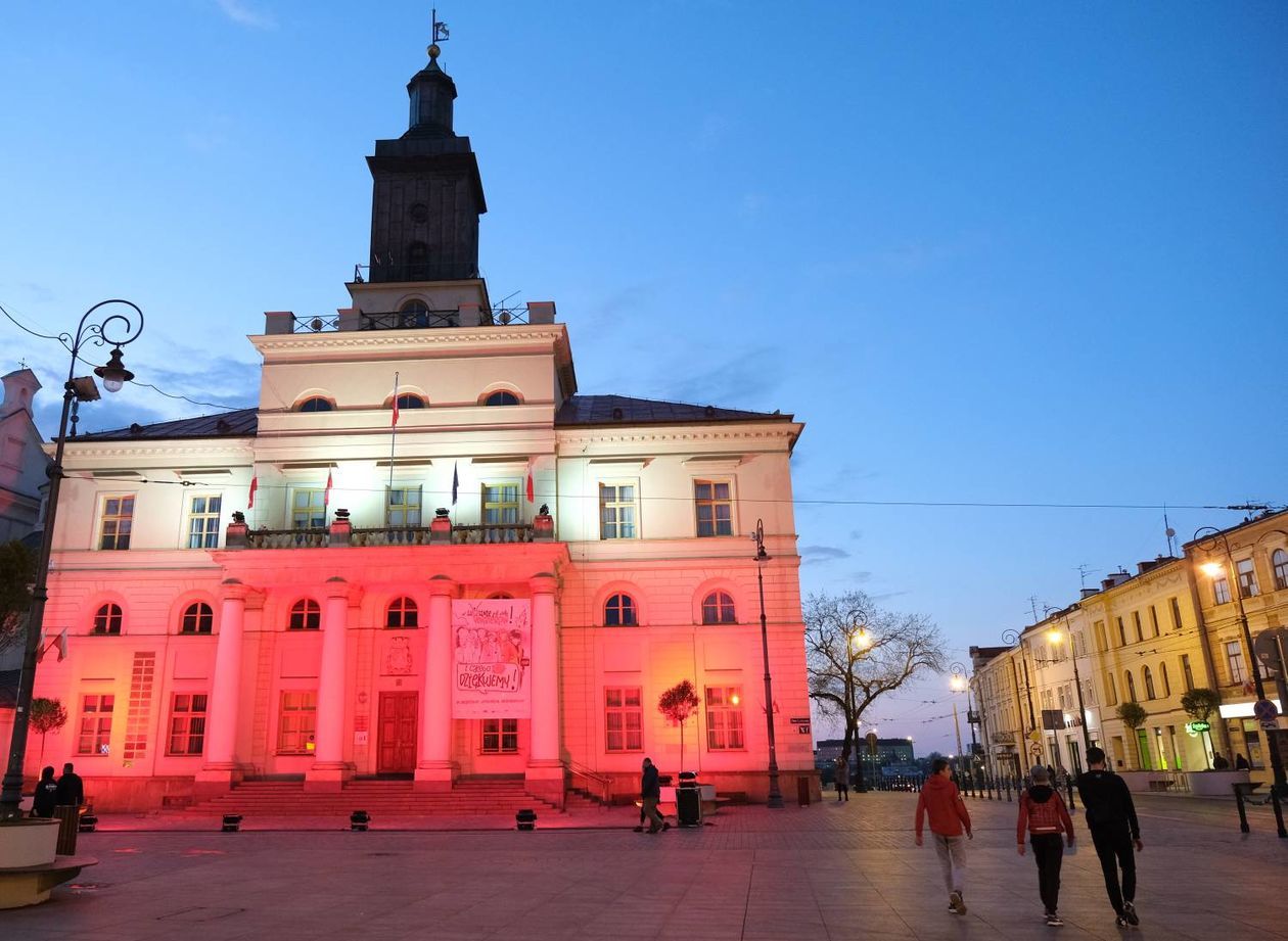  Dzień Flagi Rzeczypospolitej Polskiej w Lublinie: iluminacja ratusza (zdjęcie 1) - Autor: Maciej Kaczanowski