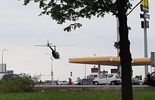 Helikopter wylądował na stacji paliw w Garwolinie (zdjęcie 3)