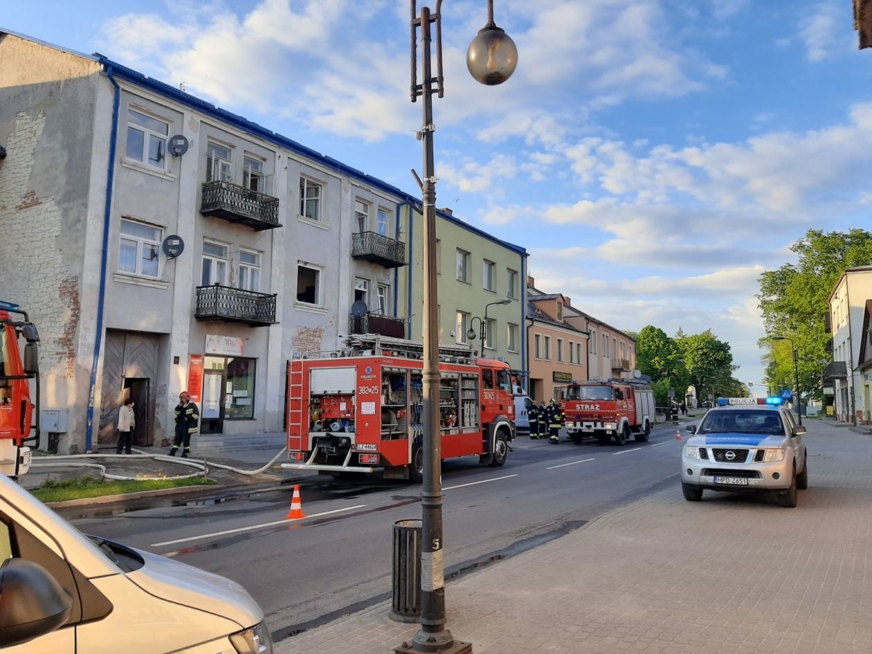  Tragiczny pożar w Szczebrzeszynie (zdjęcie 1) - Autor: KM PSP w Zamościu