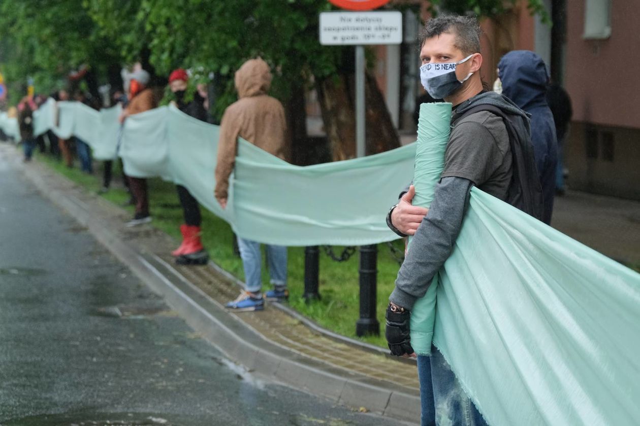  Protest w obronie drzew na ul. Lipowej w Lublinie (zdjęcie 1) - Autor: Maciej Kaczanowski