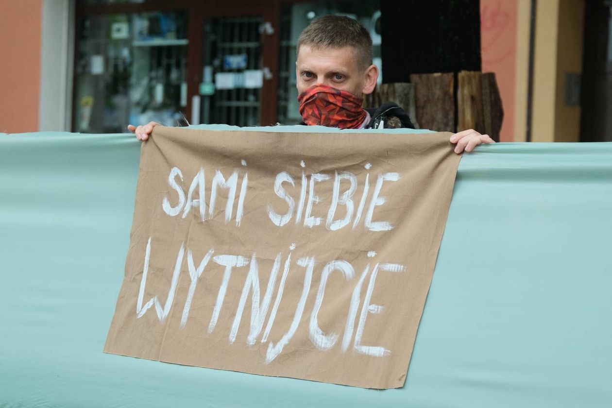  Protest w obronie drzew na ul. Lipowej w Lublinie (zdjęcie 1) - Autor: Maciej Kaczanowski