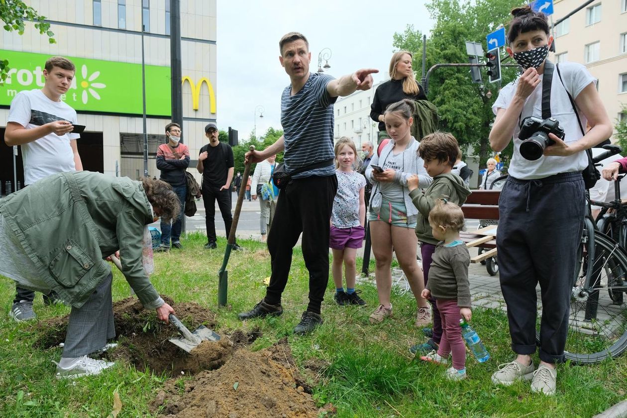  Piątkowa akcja obrońców drzew przy ul. Lipowej w Lublinie (zdjęcie 1) - Autor: Maciej Kaczanowski