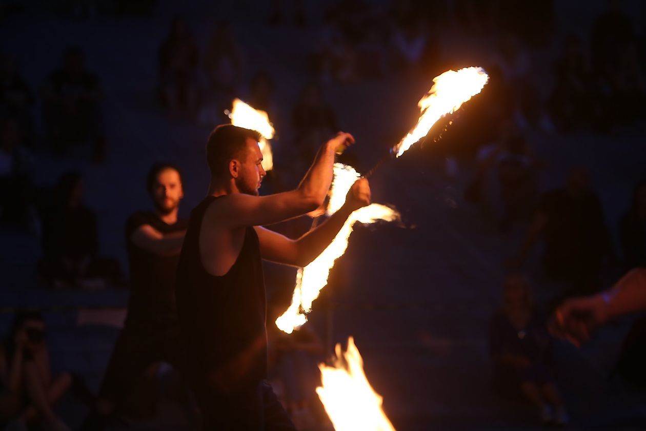  Wieczorny fireshow przed CSK (zdjęcie 1) - Autor: Piotr Michalski