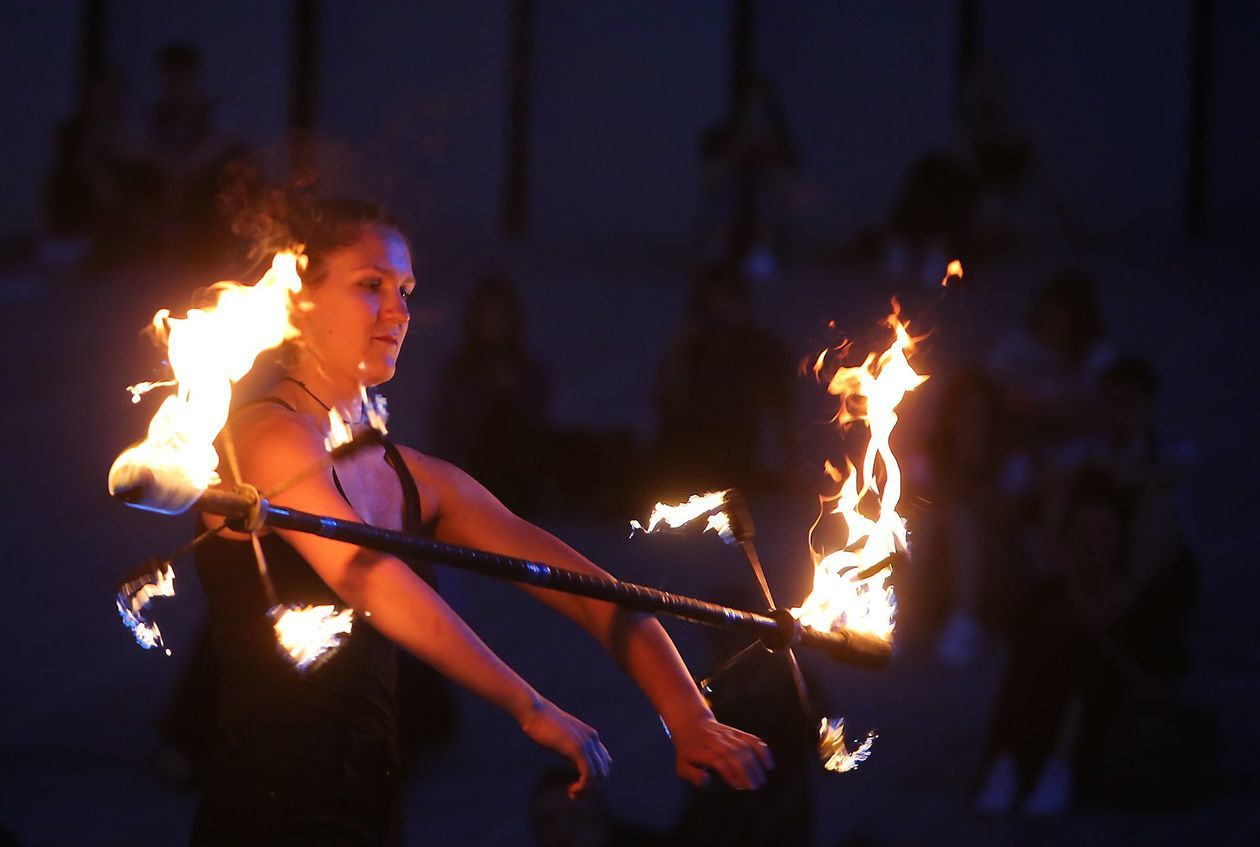  Wieczorny fireshow przed CSK (zdjęcie 1) - Autor: Piotr Michalski