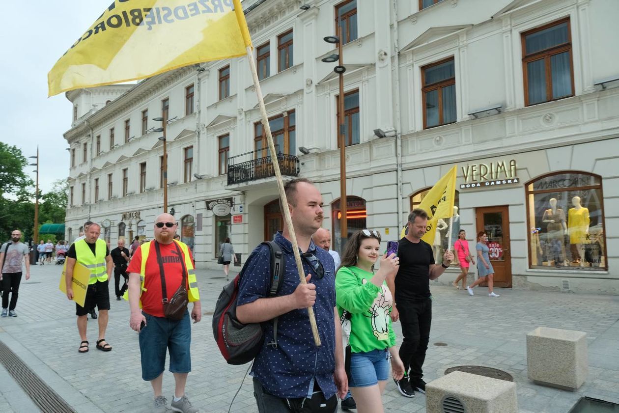  Skromny Strajk przedsiębiorców w Lublinie (zdjęcie 1) - Autor: Maciej Kaczanowski