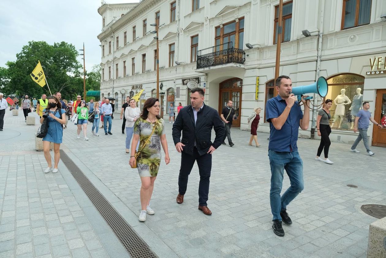  Skromny Strajk przedsiębiorców w Lublinie (zdjęcie 1) - Autor: Maciej Kaczanowski