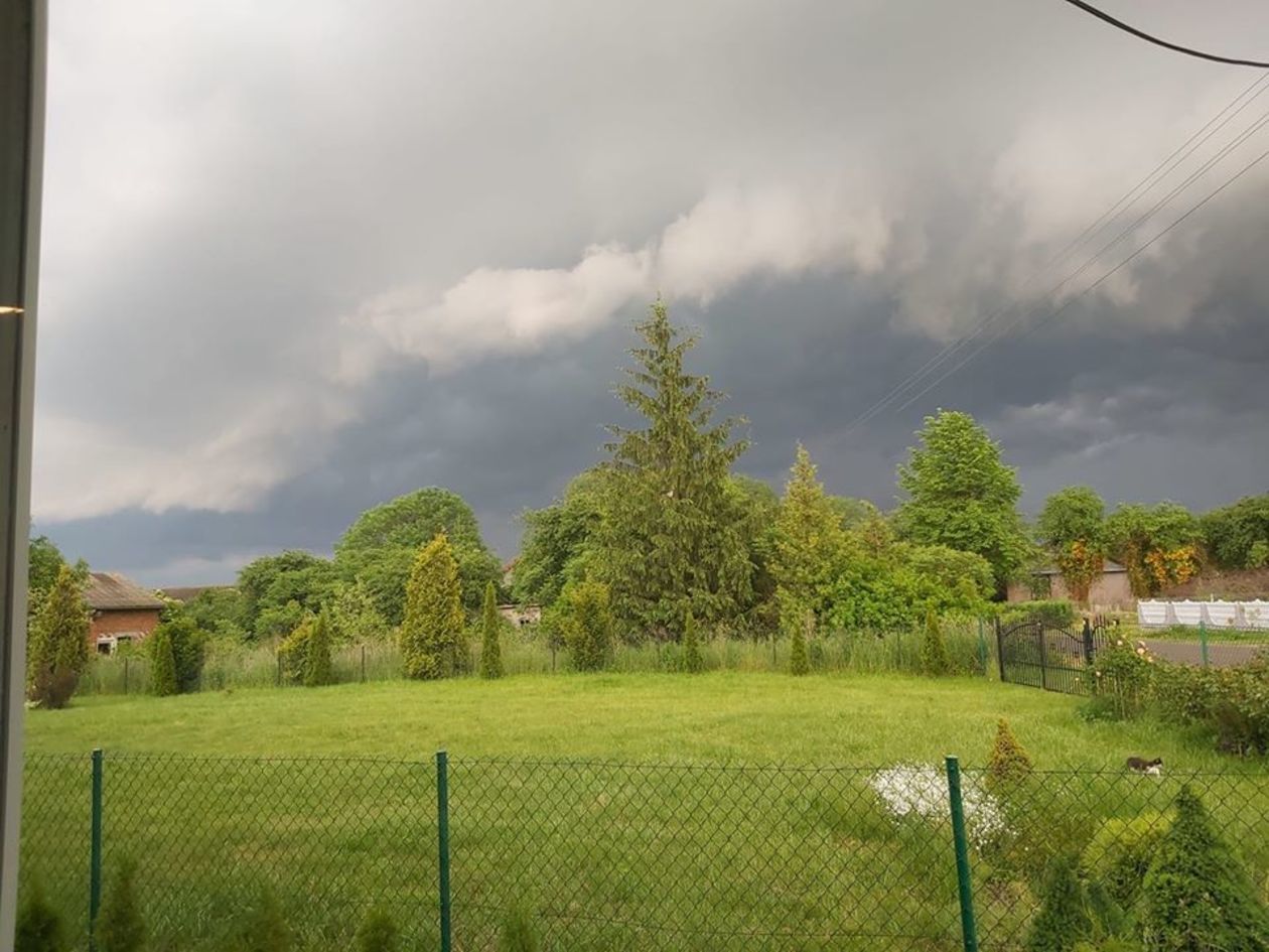  Burzowy front nad Puławami (zdjęcie 1) - Autor: Agata Markiewicz