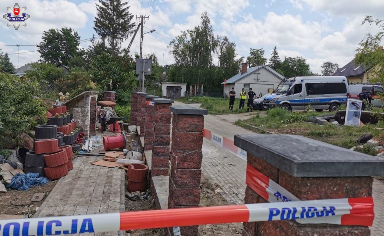  Wybuch gazu w Chodlu. Policyjne oględziny (zdjęcie 1) - Autor: Lubelska Policja