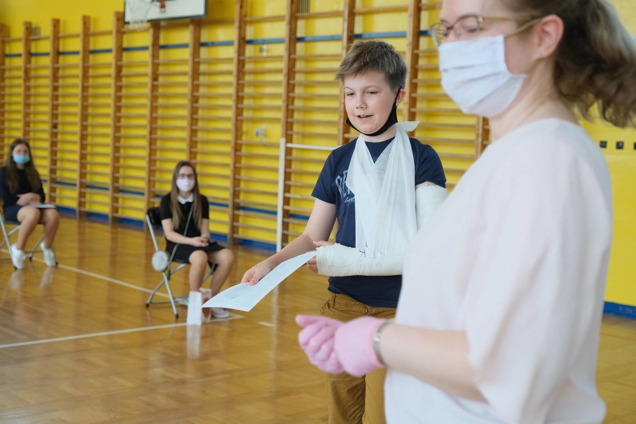  Zakończenie roku szkolnego w SP nr 16 klasa 6c (zdjęcie 1) - Autor: Maciej Kaczanowski