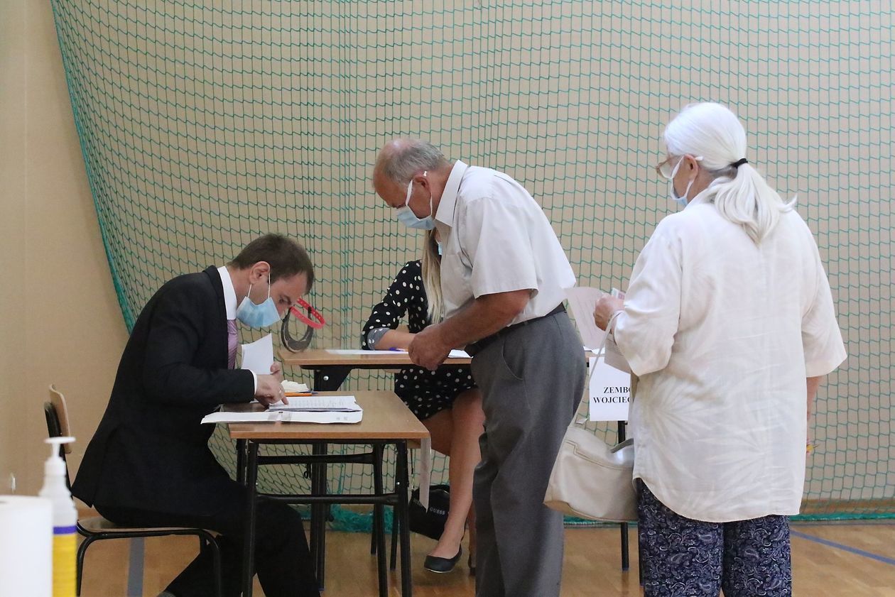  <p>Głosowanie w Szkole Podstawowej w Zemborzycach Tereszyńskich</p>