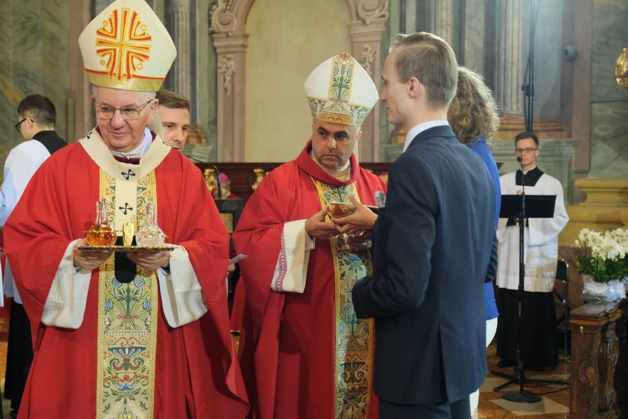  Święcenia nowego biskupa pomocniczego ks. Adama Baba (zdjęcie 1) - Autor: Maciej Kaczanowski