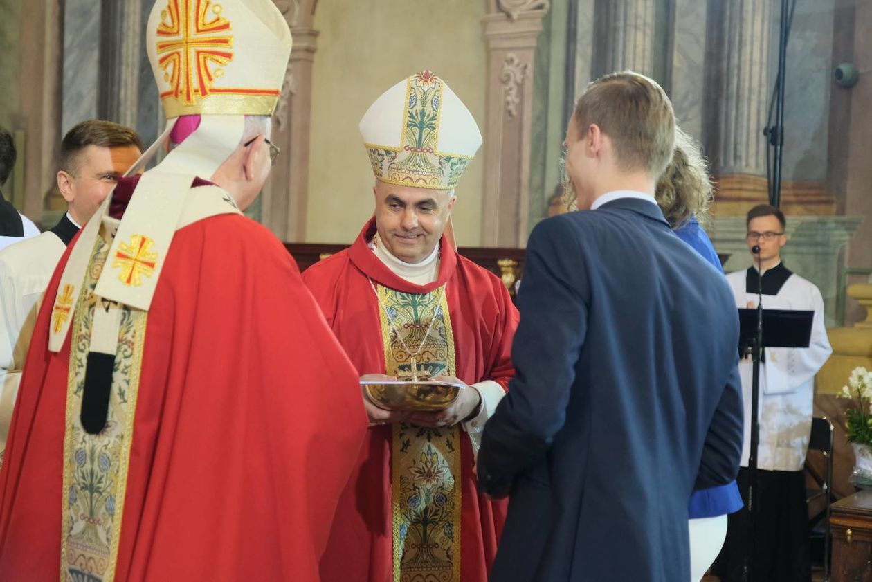  Święcenia nowego biskupa pomocniczego ks. Adama Baba (zdjęcie 1) - Autor: Maciej Kaczanowski