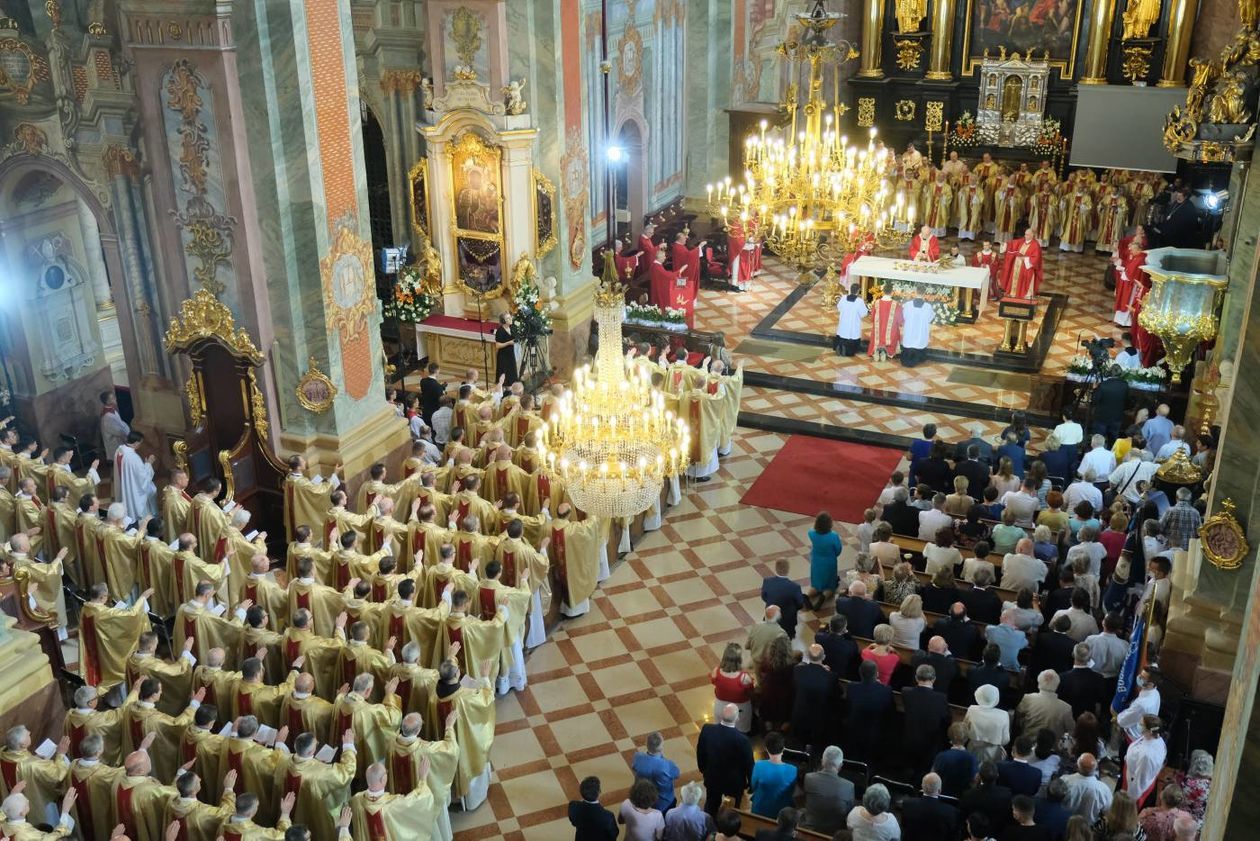  Święcenia nowego biskupa pomocniczego ks. Adama Baba (zdjęcie 1) - Autor: Maciej Kaczanowski