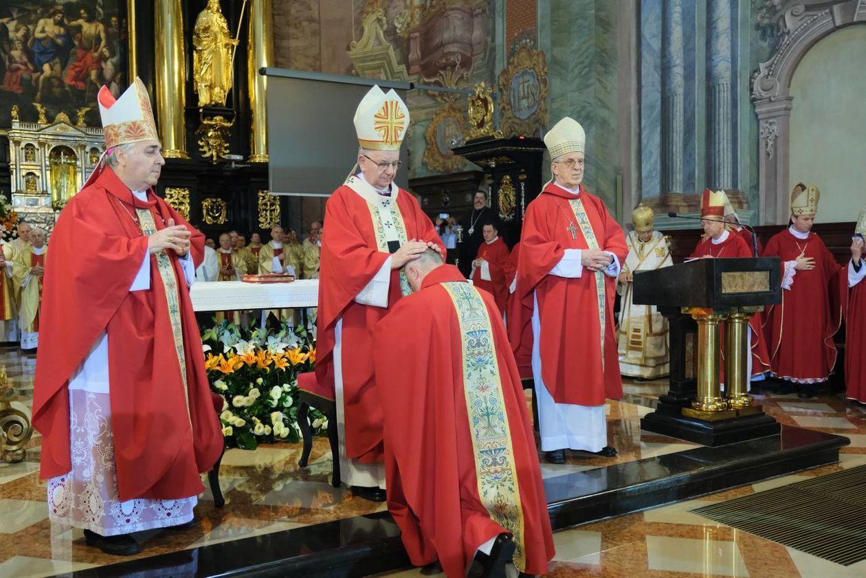  Święcenia nowego biskupa pomocniczego ks. Adama Baba (zdjęcie 1) - Autor: Maciej Kaczanowski