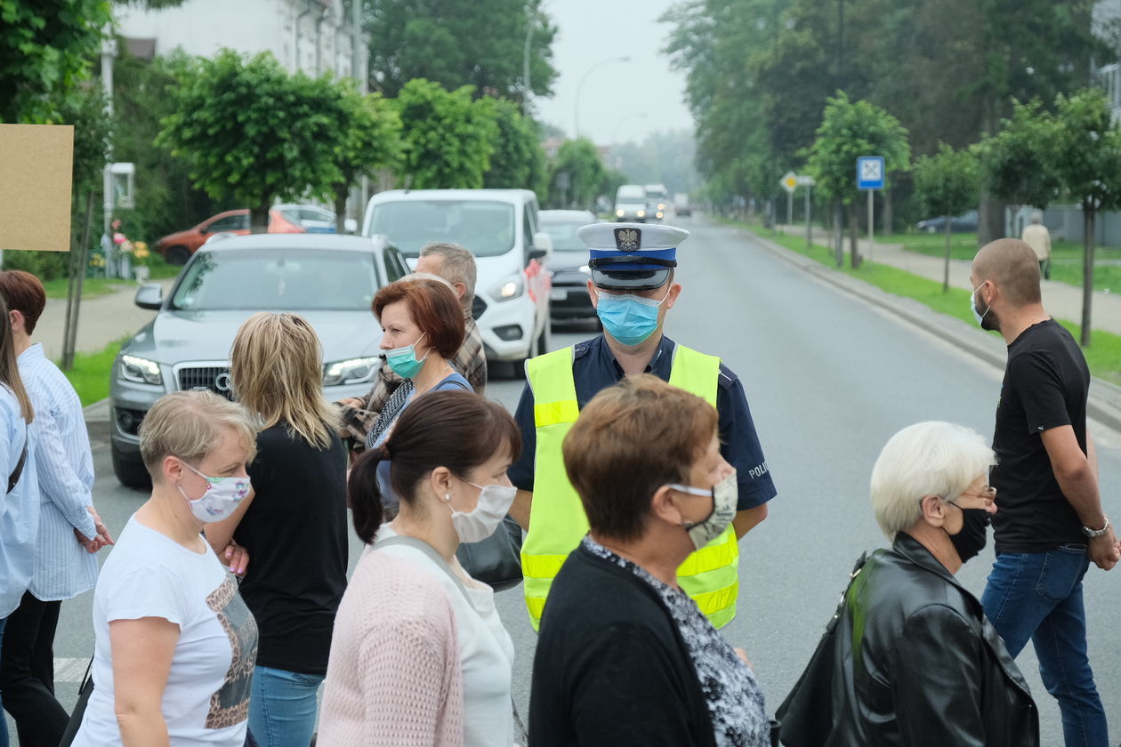  Protest mieszkańców w Janowie Lubelskim (zdjęcie 1) - Autor: Maciej Kaczanowski