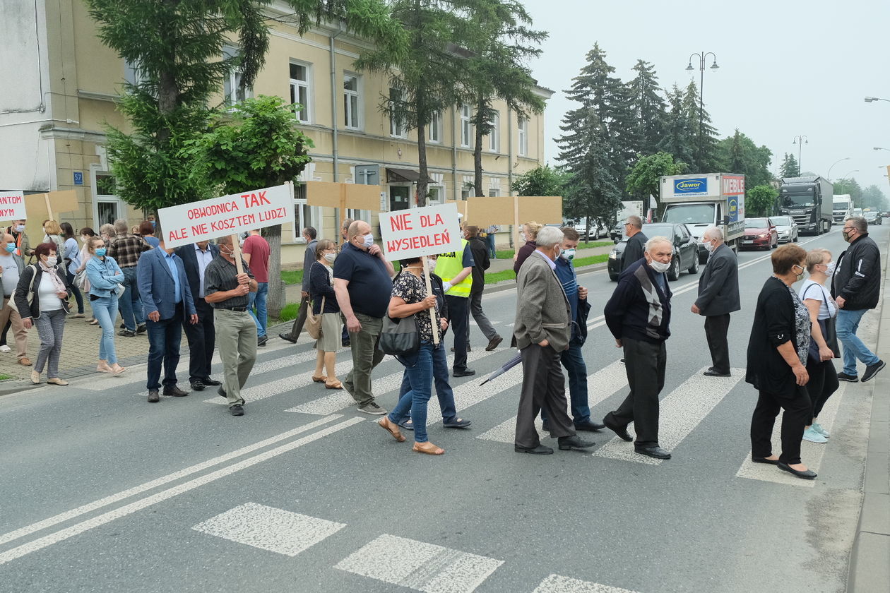  Protest mieszkańców w Janowie Lubelskim (zdjęcie 1) - Autor: Maciej Kaczanowski