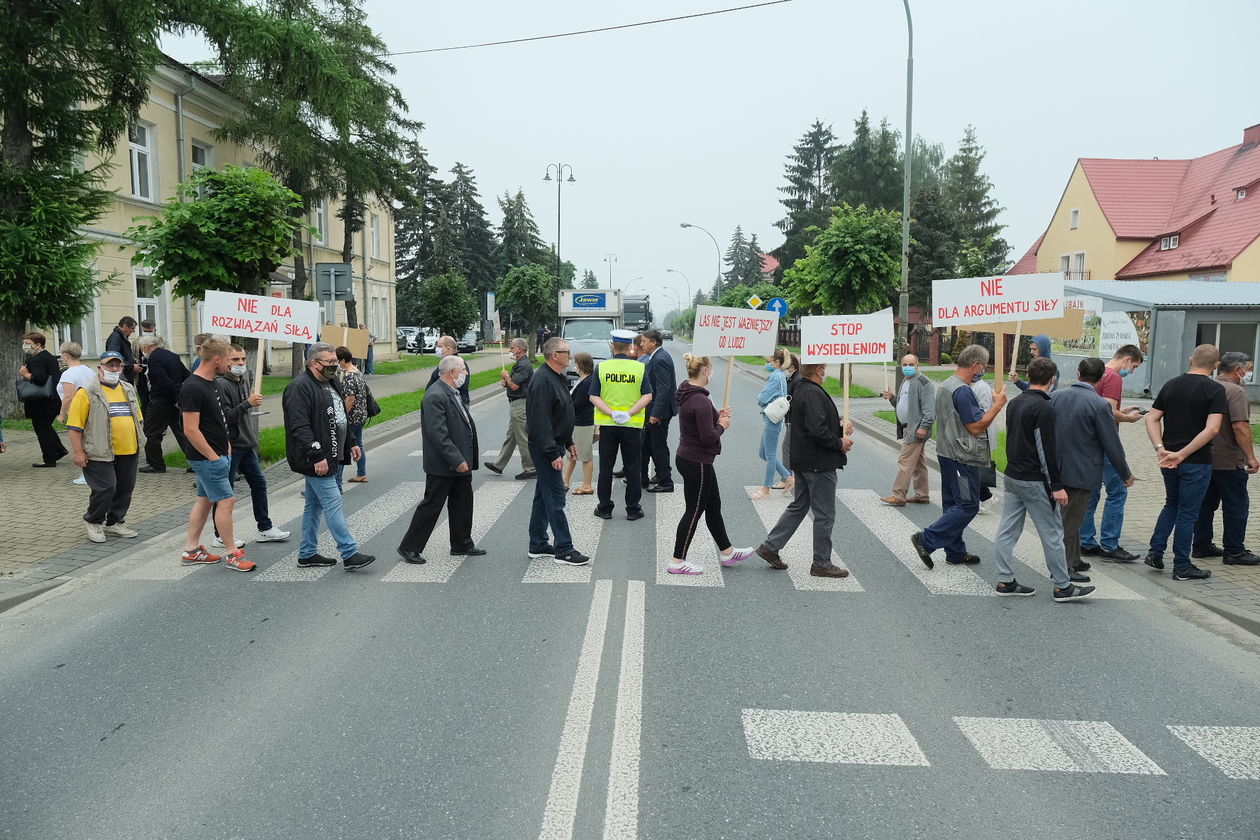  Protest mieszkańców w Janowie Lubelskim (zdjęcie 1) - Autor: Maciej Kaczanowski