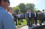 Prezydent Andrzej Duda podczas wizyty w Poleskim Parku Narodowym - ścieżka dydaktyczna Czahary (zdjęcie 5)