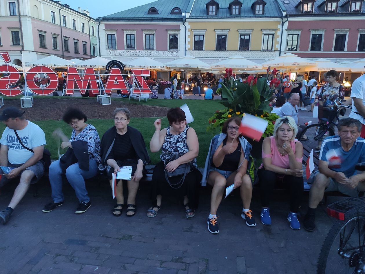  Zamość czeka na prezydenta Andrzeja Dudę  (zdjęcie 10) - Autor: Paweł Buczkowski