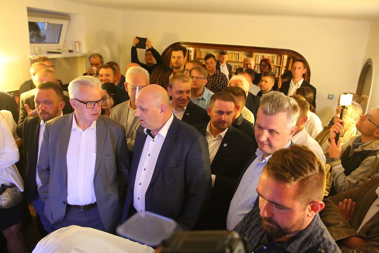  Sztab wyborczy PiS w Lublinie (zdjęcie 1) - Autor: Piotr Michalski