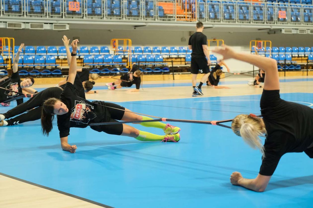  Trening piłkarek ręcznych MKS-u Perły Lublin w hali Globus (zdjęcie 1) - Autor: Maciej Kaczanowski