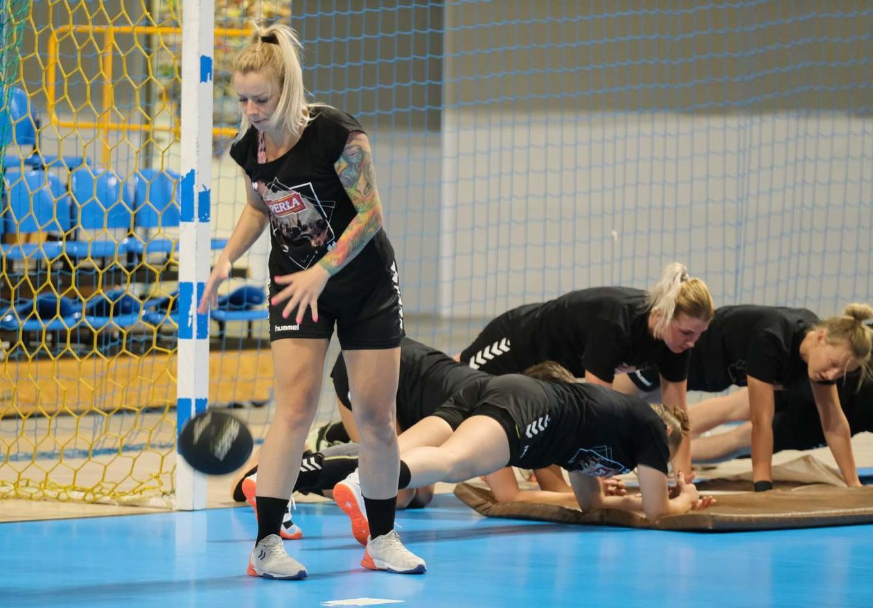  Trening piłkarek ręcznych MKS-u Perły Lublin w hali Globus (zdjęcie 1) - Autor: Maciej Kaczanowski