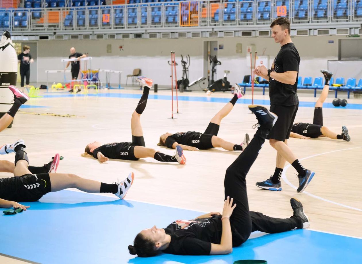  Trening piłkarek ręcznych MKS-u Perły Lublin w hali Globus (zdjęcie 1) - Autor: Maciej Kaczanowski