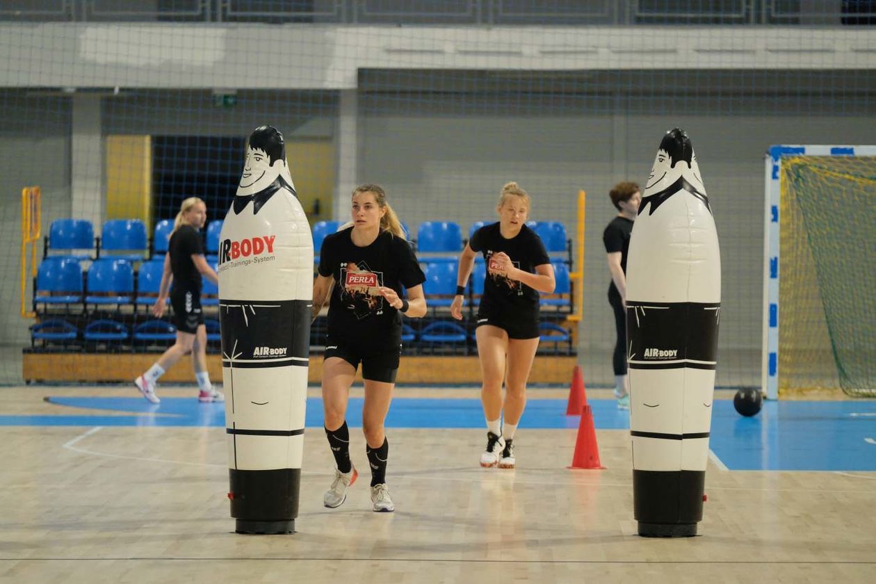  Trening piłkarek ręcznych MKS-u Perły Lublin w hali Globus (zdjęcie 1) - Autor: Maciej Kaczanowski