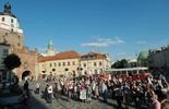 Protest kobiet przeciwko wypowiedzeniu przez Polskę Konwencji Antyprzemocowej (zdjęcie 3)
