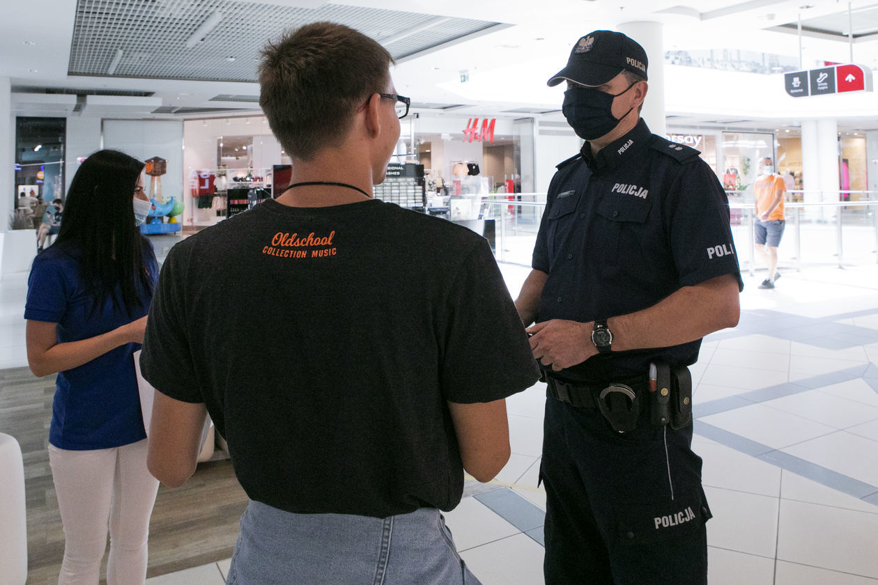  Akcja sanepidu i policji w galerii handlowej Lublin Plaza (zdjęcie 1) - Autor: Jacek Szydłowski