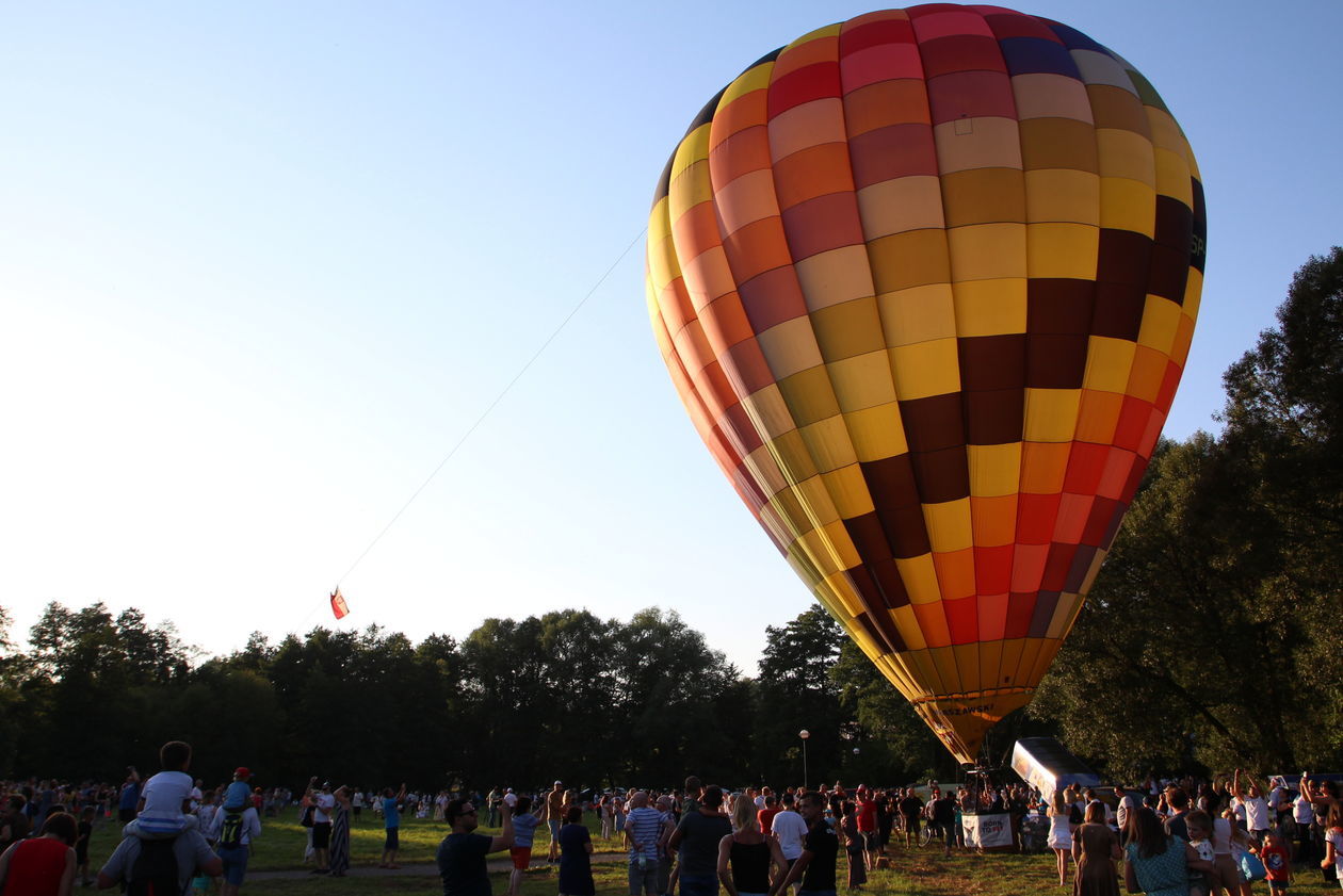  XV Międzynarodowe Zawody Balonowe w Nałęczowie (zdjęcie 1) - Autor: rs