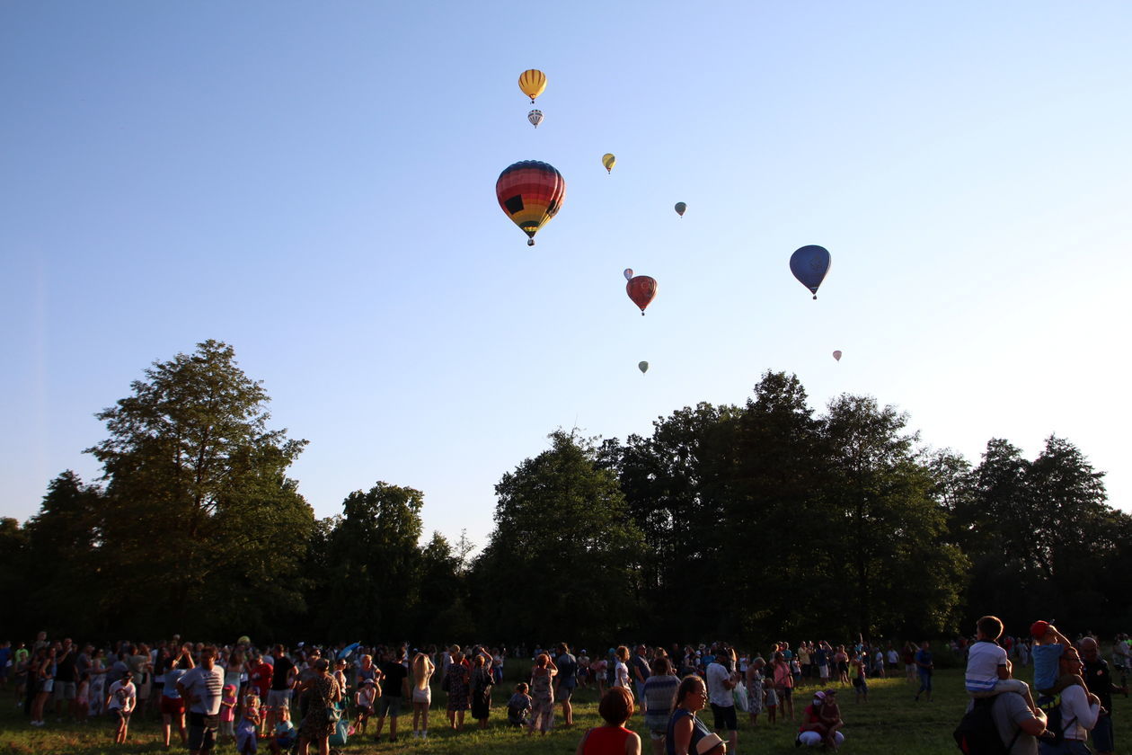  XV Międzynarodowe Zawody Balonowe w Nałęczowie (zdjęcie 1) - Autor: rs