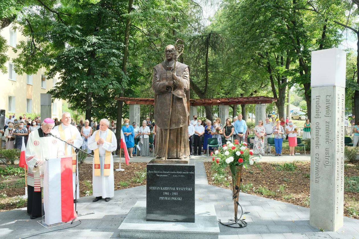  Odsłonięcie pomnika kardynała Stefana Wyszyńskiego na Bronowicach (zdjęcie 1) - Autor: Maciej Kaczanowski