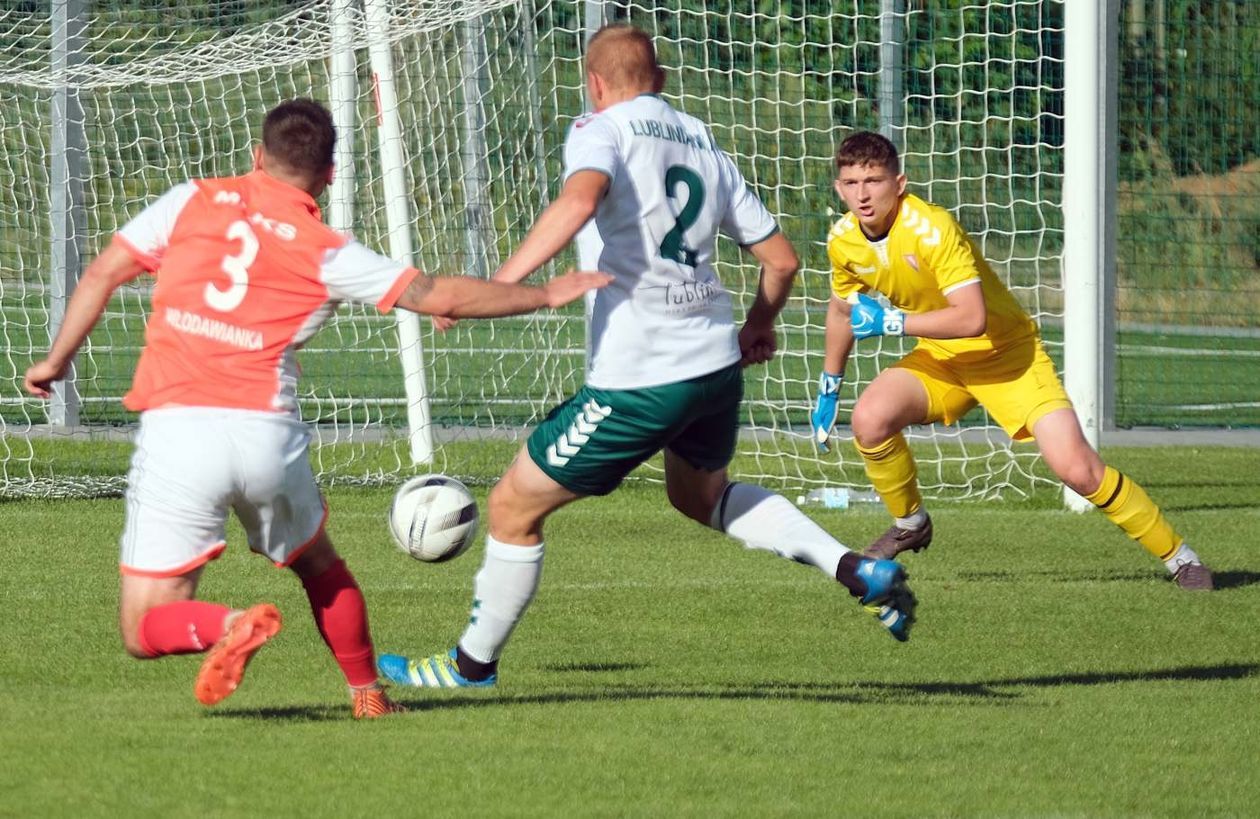  Lublinianka – Włodawianka 0:2 (zdjęcie 1) - Autor: Maciej Kaczanowski