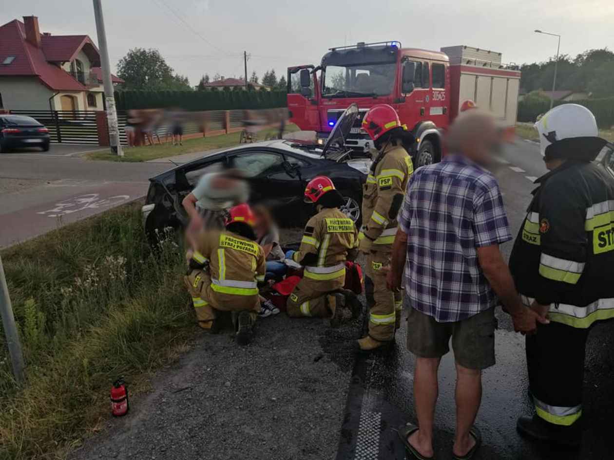  Wypadek między Matczynem a Wojcieszynem (zdjęcie 1) - Autor: Jacek / Alarm 24