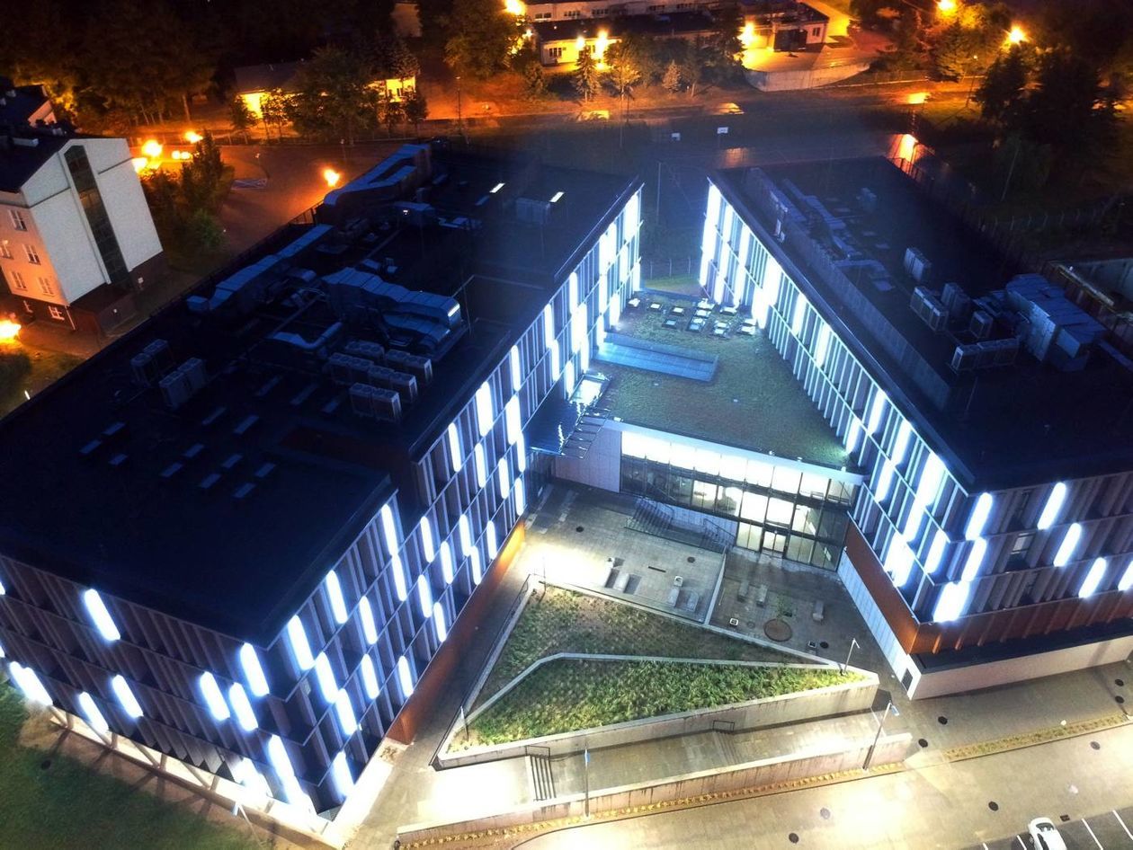  Iluminacja nowych budynków Wydziału Politologii i Psychologii UMCS (zdjęcie 1) - Autor: Maciej Kaczanowski