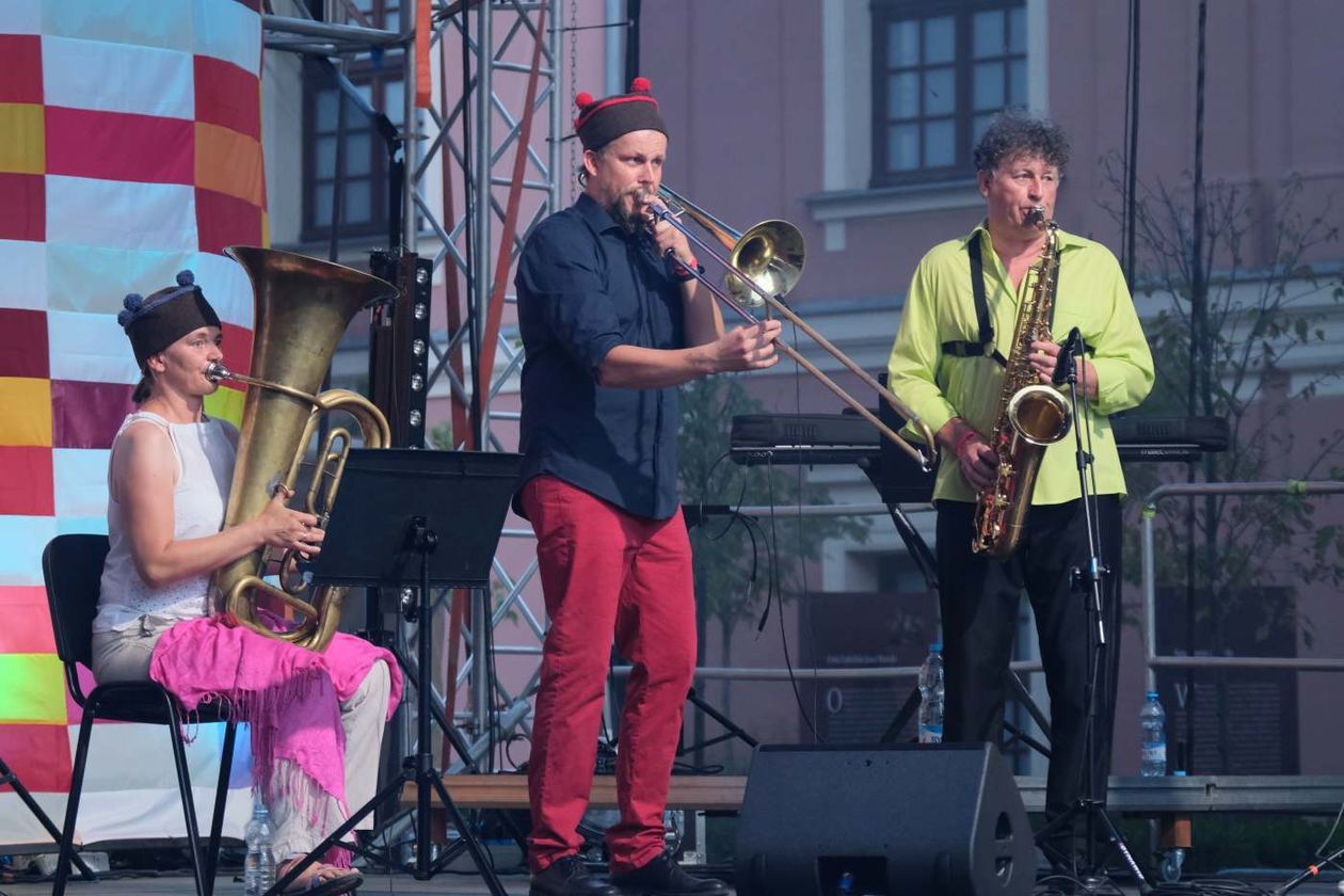  Orkiestra Jarmarku Jagiellońskiego, Kapela Maliszów,  koncert re:tradycja z Reni Jusis (zdjęcie 1) - Autor: Maciej Kaczanowski