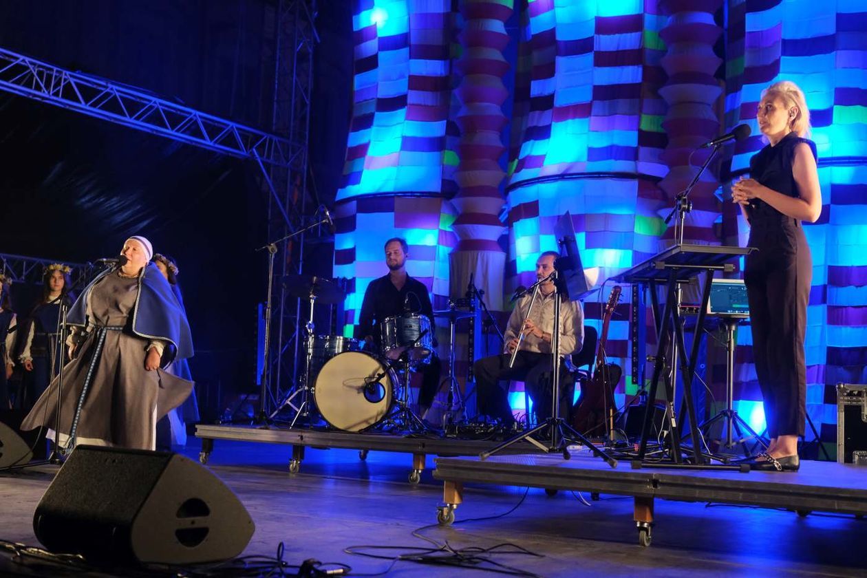  Orkiestra Jarmarku Jagiellońskiego, Kapela Maliszów,  koncert re:tradycja z Reni Jusis (zdjęcie 1) - Autor: Maciej Kaczanowski