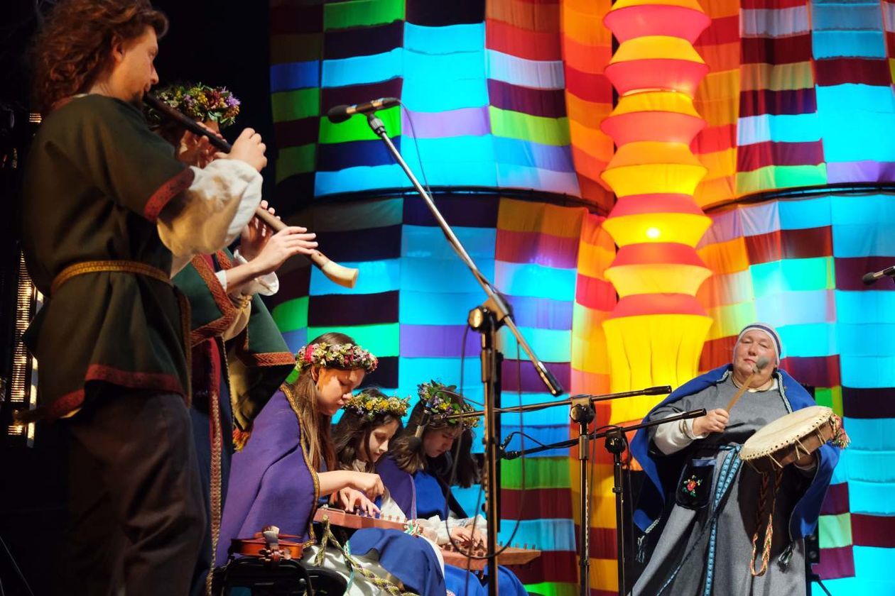  Orkiestra Jarmarku Jagiellońskiego, Kapela Maliszów,  koncert re:tradycja z Reni Jusis (zdjęcie 1) - Autor: Maciej Kaczanowski
