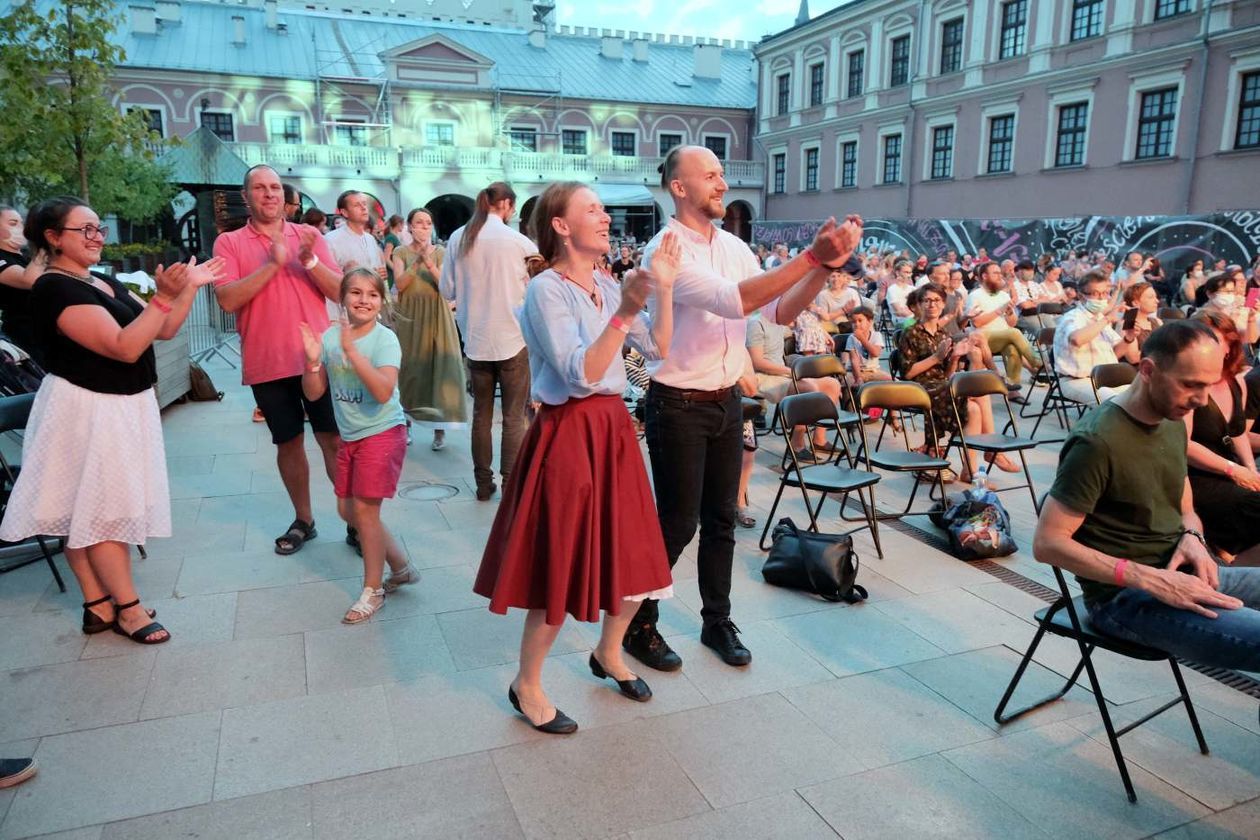  Orkiestra Jarmarku Jagiellońskiego, Kapela Maliszów,  koncert re:tradycja z Reni Jusis (zdjęcie 1) - Autor: Maciej Kaczanowski