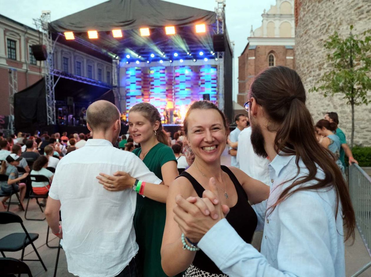  Orkiestra Jarmarku Jagiellońskiego, Kapela Maliszów,  koncert re:tradycja z Reni Jusis (zdjęcie 1) - Autor: Maciej Kaczanowski