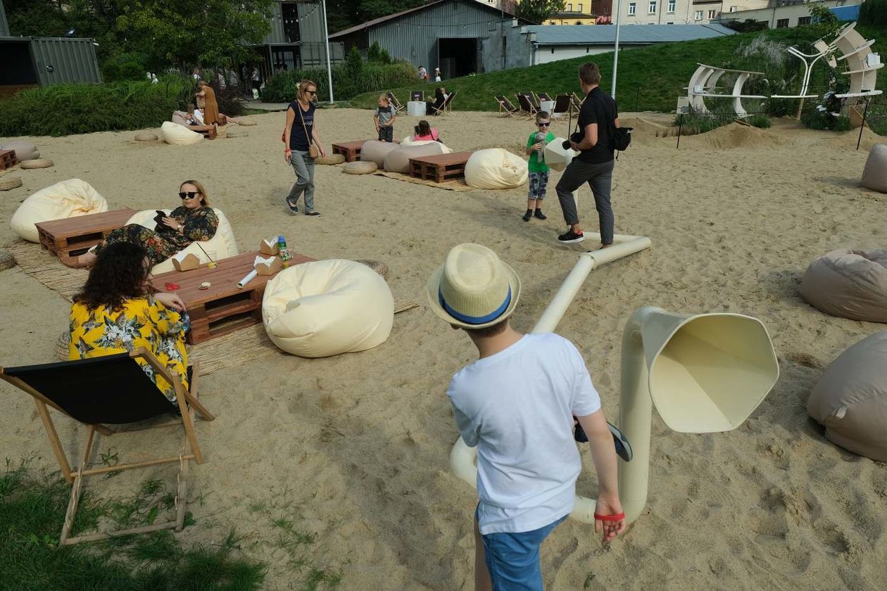  W Browarze Perła rozpoczął się Festiwal Ogrodów i Przestrzeni Publicznej pt. In Garden (zdjęcie 1) - Autor: Maciej Kaczanowski