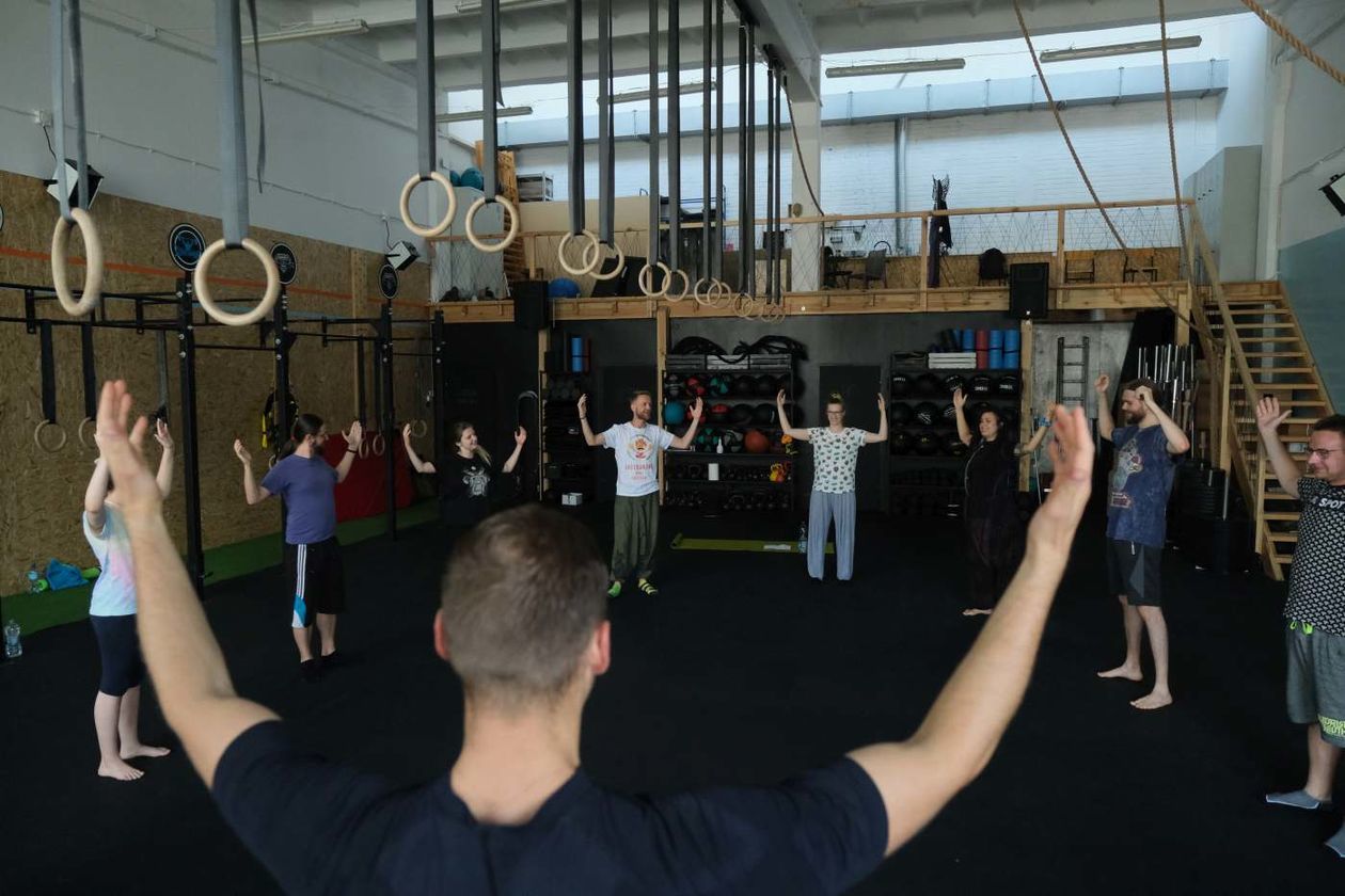  Joga Śmiechu w klubie CrossFit Lublin (zdjęcie 1) - Autor: Maciej Kaczanowski