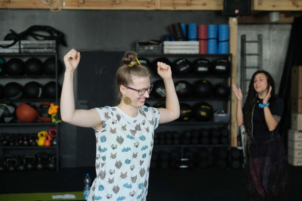  Joga Śmiechu w klubie CrossFit Lublin (zdjęcie 1) - Autor: Maciej Kaczanowski